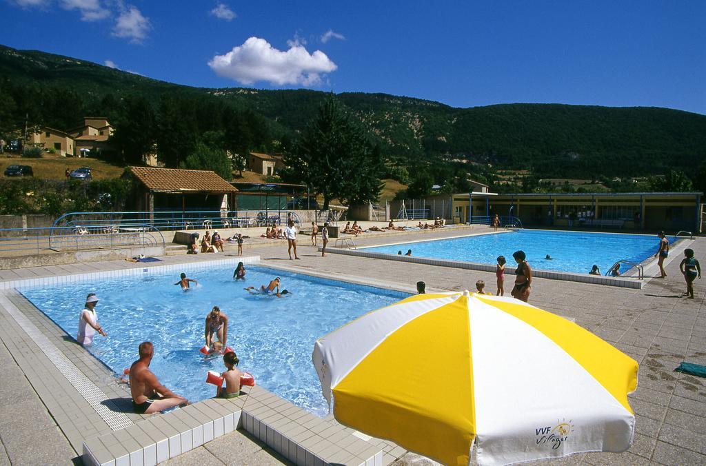 Hotel Vvf Drome Provence Montbrun-les-Bains Exteriér fotografie