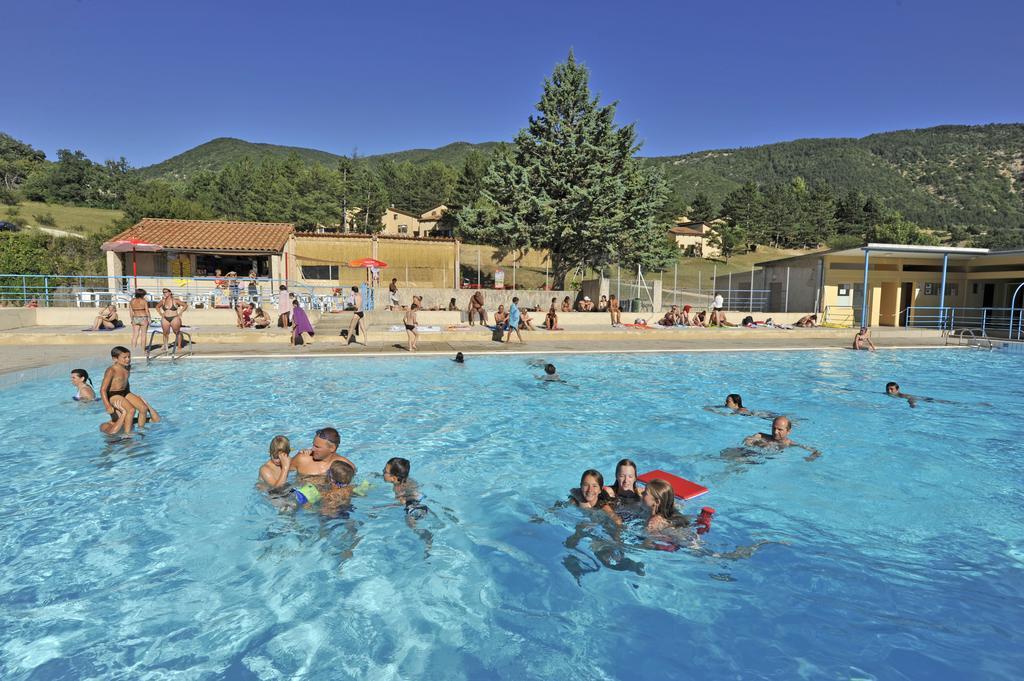 Hotel Vvf Drome Provence Montbrun-les-Bains Exteriér fotografie