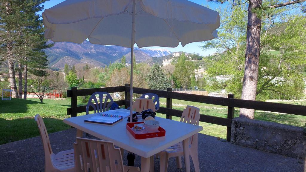 Hotel Vvf Drome Provence Montbrun-les-Bains Exteriér fotografie